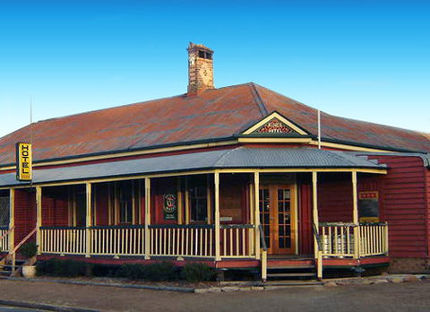 Maidenwell Hotel - QLD Tourism 0