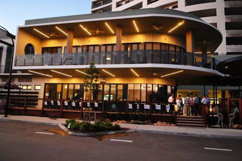 Q Bar & Brasserie On The Avenue - QLD Tourism 1