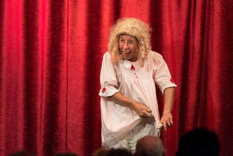 Footlights Theatre Restaurant - QLD Tourism 1