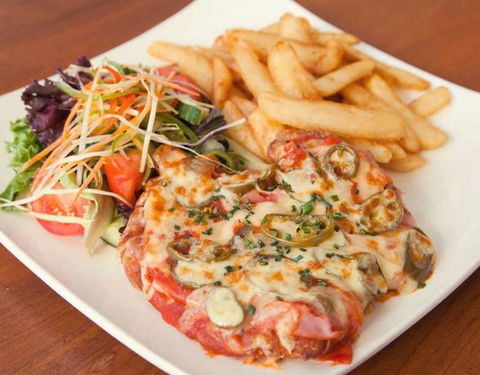 Tugun Tavern - QLD Tourism 3