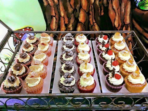 Heaven Leigh Cupcakes - QLD Tourism 3