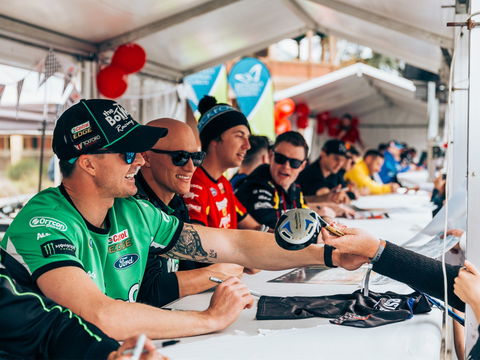 B-Rock Super Wednesday - Driver Signing - Queensland Tourism 0