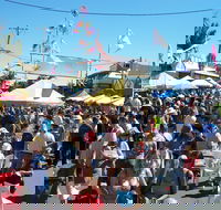 Byron Bay Community Market - Queensland Tourism