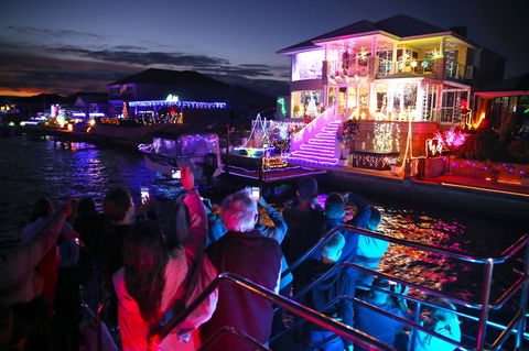 Christmas Lights Cruise - Queensland Tourism 0