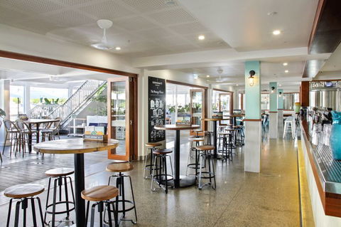 Hemingway's Brewery Cairns Wharf - QLD Tourism 4
