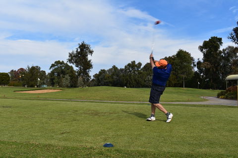 Nine And Dine Golf And Buffet Dinner With Seafood - QLD Tourism 2