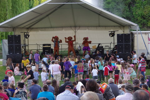 Regional Australia Bank Inverell Sapphire City Festival - QLD Tourism 1