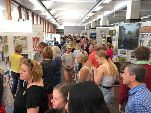 Art Upmarket - QLD Tourism 0