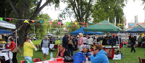 Cooma Rotary Markets - QLD Tourism 1
