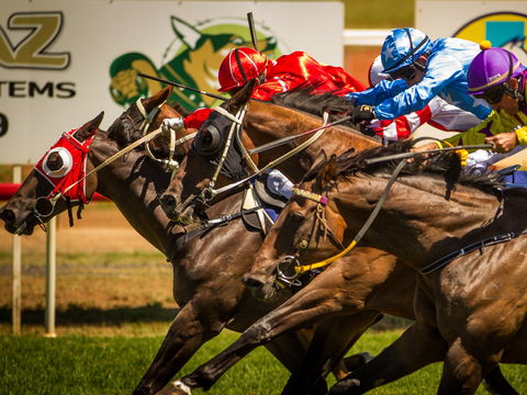 Foodies Race Day And Night Markets - QLD Tourism 1