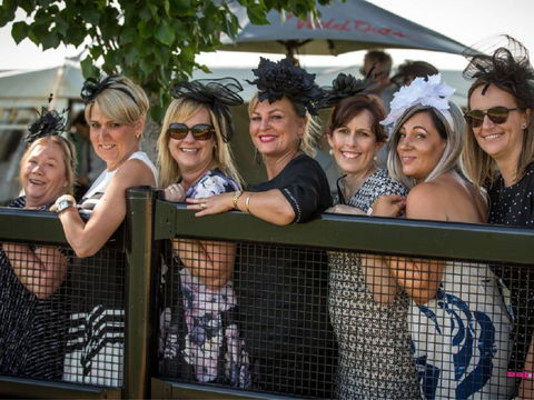 Foodies Race Day And Night Markets - QLD Tourism 2