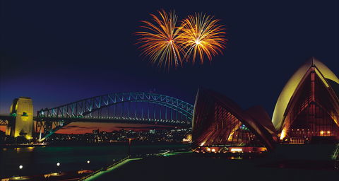 New Year's Eve At Sydney Opera House - QLD Tourism 2