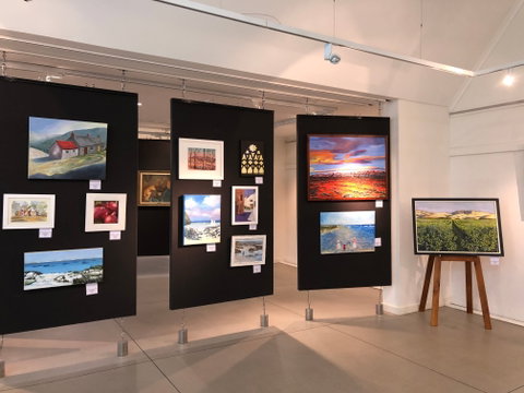 SALA 2020 Exhibition At The Ascot Community Exhibition Art Gallery. - QLD Tourism 0