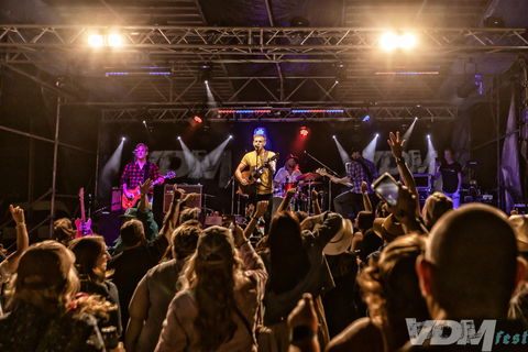 VDM Fest - Rock Edge Country Music Festival - QLD Tourism 0