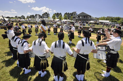 Bong Bong Picnic Races - Queensland Tourism 2
