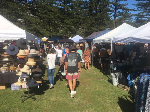 Palm Beach Market - QLD Tourism 0