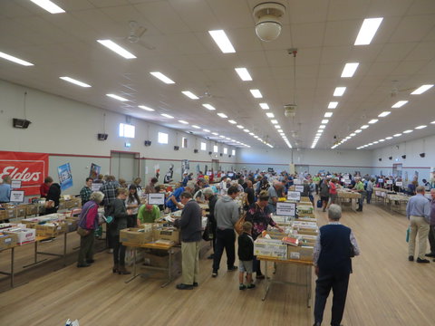 Rotary Club Of Wagga Wagga - Book Fair - Queensland Tourism 1