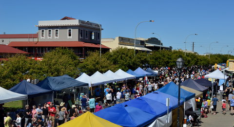 Semaphore Street Fair - Queensland Tourism 0