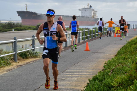 Sparke Helmore Newcastle City Triathlon - Queensland Tourism 0
