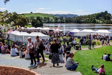 Tulip Festival Wynyard - Queensland Tourism 2