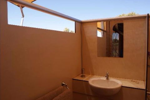 Karijini Eco Retreat - Queensland Tourism 4