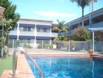 Golden Sands Motor Inn Forster - QLD Tourism 0