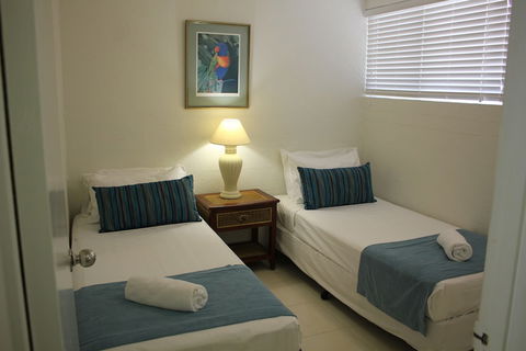 Beachfront Terraces - Queensland Tourism 4