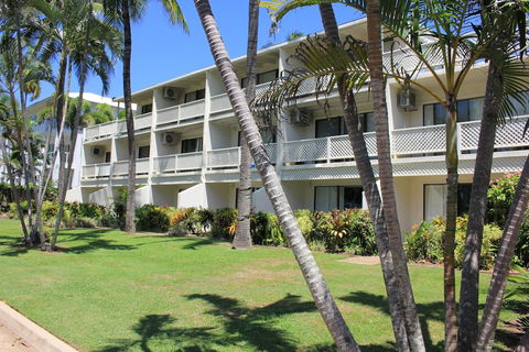 Beachfront Terraces - Queensland Tourism 0