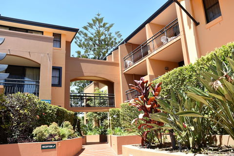 Mermaid Beach Park View Resort - QLD Tourism 0