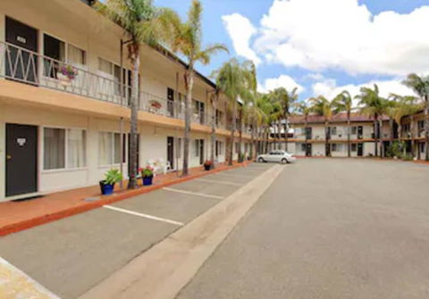 Econo Lodge Griffith Motor Inn - Queensland Tourism 6
