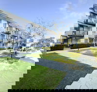 Lodestar Waterside Apartments - Queensland Tourism