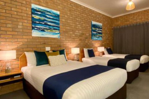 Best Western Coastal Waters Motor Inn - QLD Tourism 5