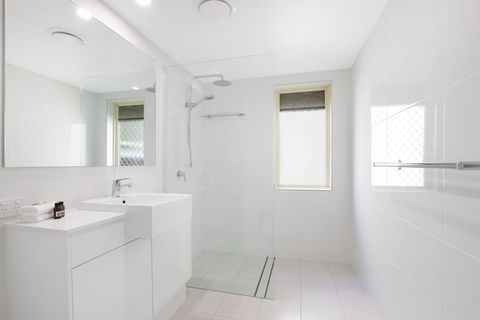 Lennox Beach Resort - QLD Tourism 6