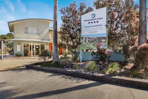 Lennox Beach Resort - QLD Tourism 1