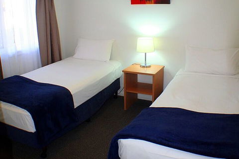 Sunset Island Resort - Queensland Tourism 6