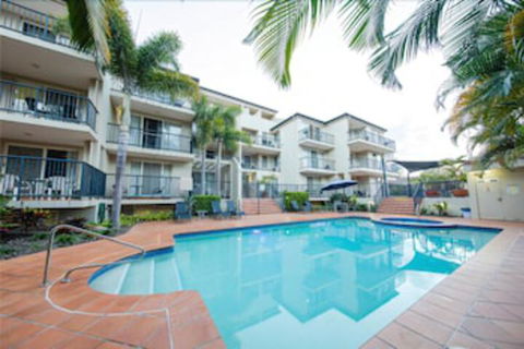 Sunset Island Resort - Queensland Tourism 3