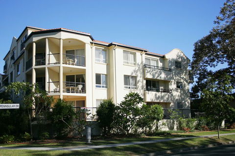 Sunset Island Resort - Queensland Tourism 2