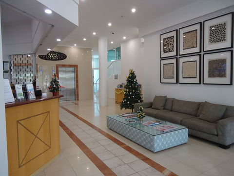 Crest Apartments - Queensland Tourism 0