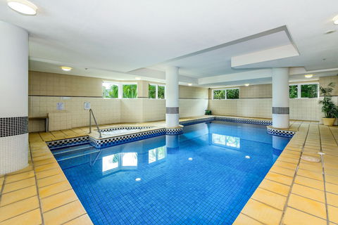 Crest Apartments - Queensland Tourism 5