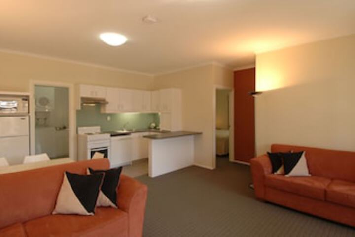  Queensland Tourism