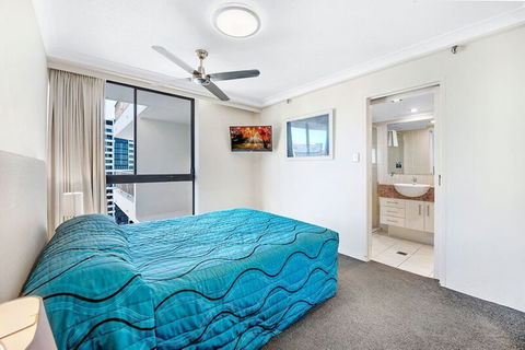 ULTIQA Beach Haven At Broadbeach - QLD Tourism 6