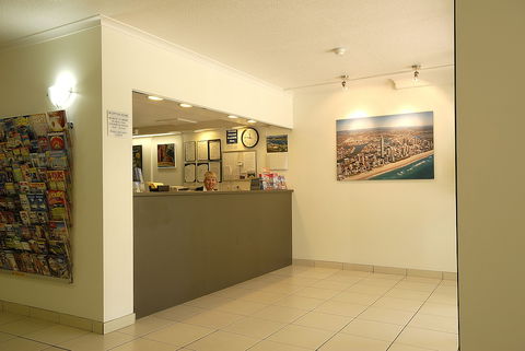 Baronnet Apartments - Queensland Tourism 0