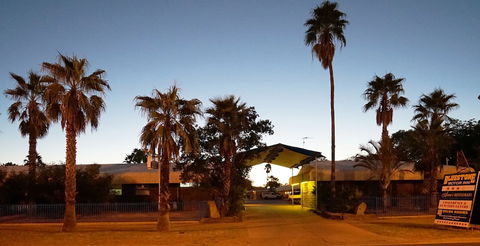 Bluestone Motor Inn - Queensland Tourism 1