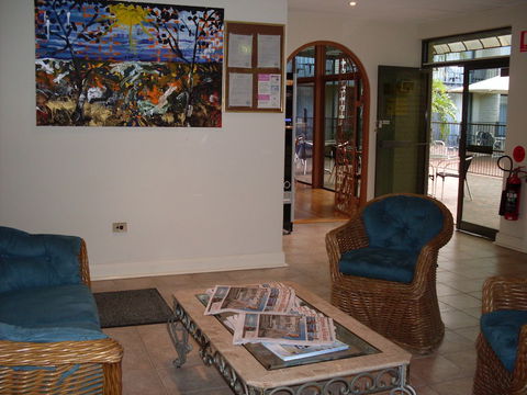 El Lago Waters Motel - QLD Tourism 5