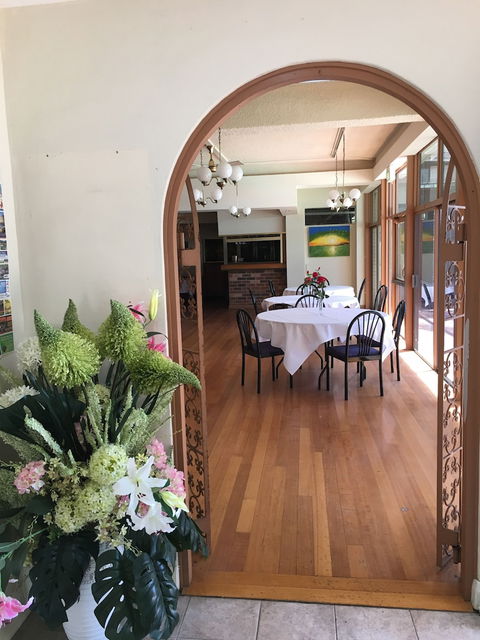 El Lago Waters Motel - QLD Tourism 0