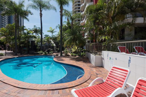 Alexander Holiday Apartments - Queensland Tourism 6