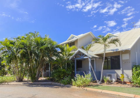 Broome Beach Resort - Queensland Tourism 2