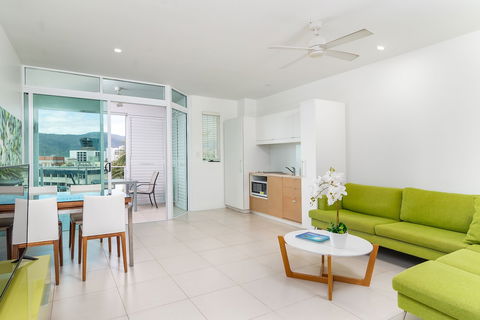 201 Lake Street Apartments - QLD Tourism 5