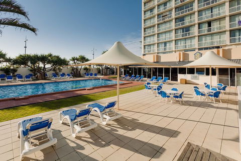 Chateau Beachside - Queensland Tourism 3