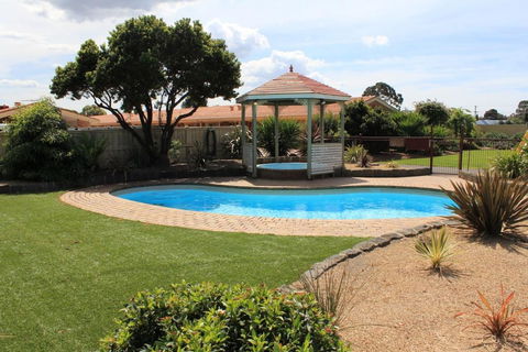 Werribee Park Motor Inn - Queensland Tourism 4